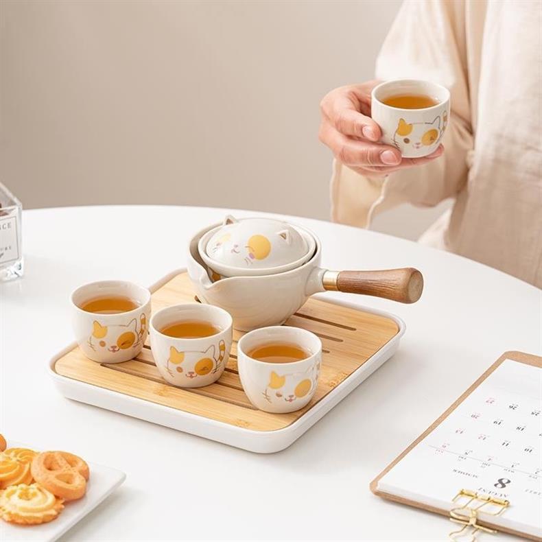 Maneki Neko Lucky Cat Rotating Gongfu Tea Set