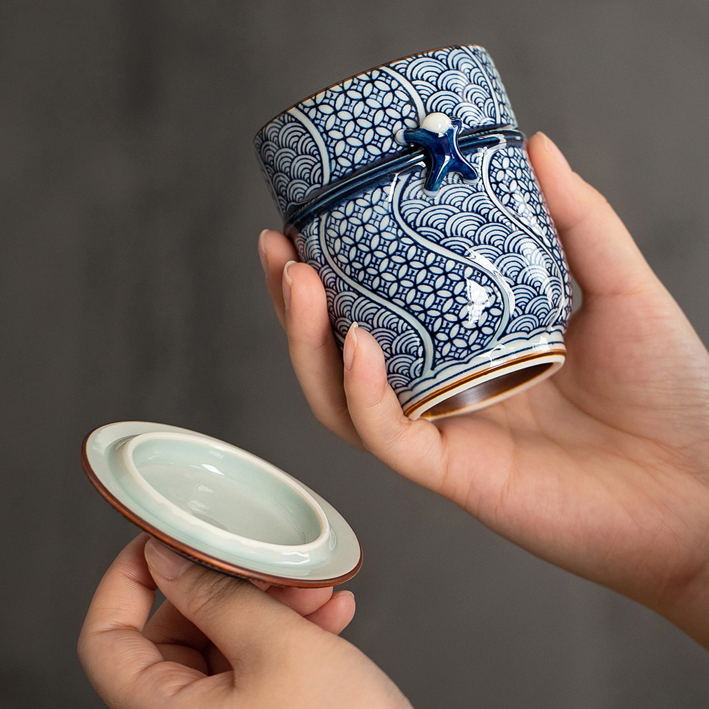 Japanese Arita-Yaki Lidded Porcelain Tea Cup